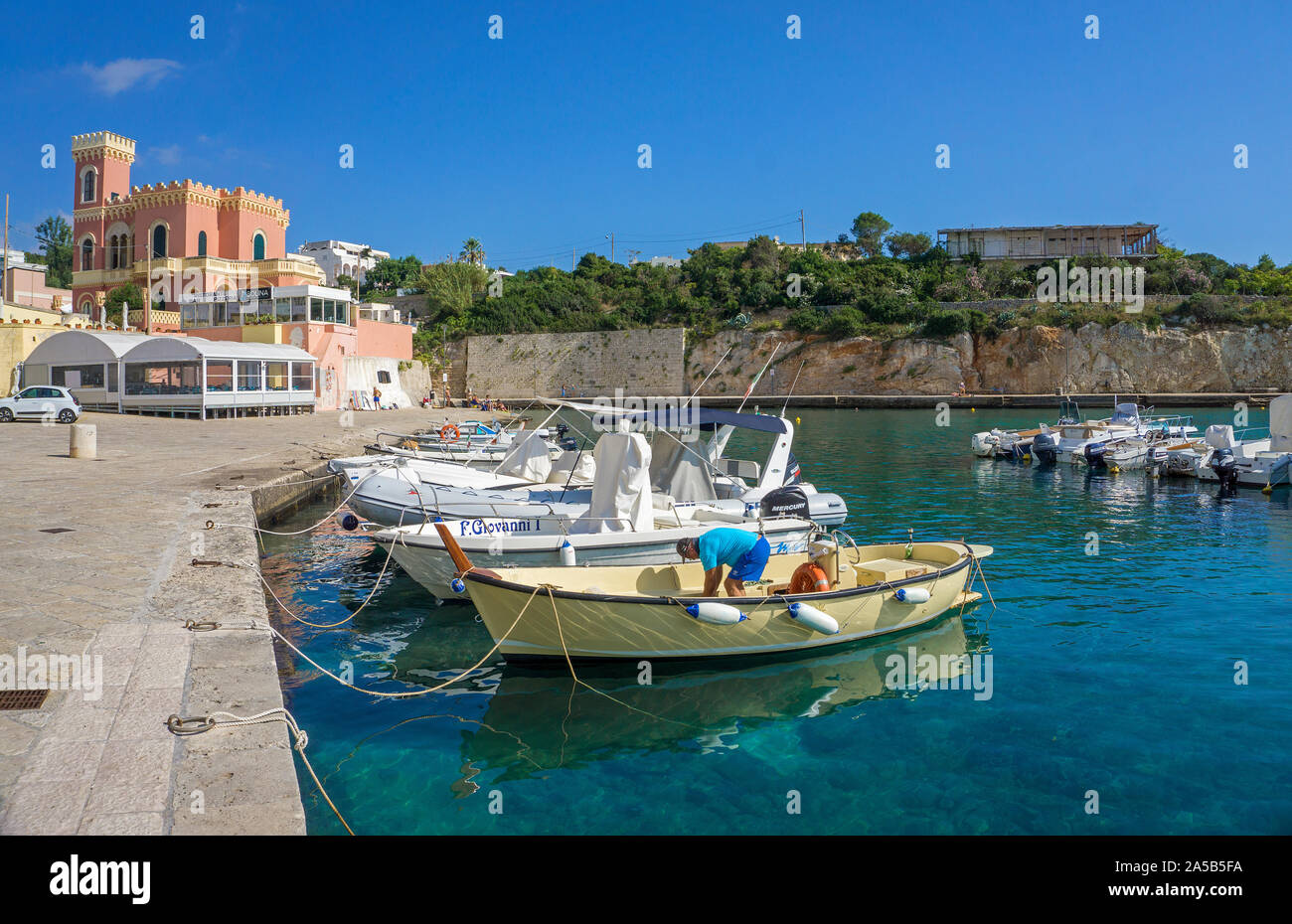 Boote im Hafen von Tricase Porto, Lecce, Apulien, Italien Stockfoto