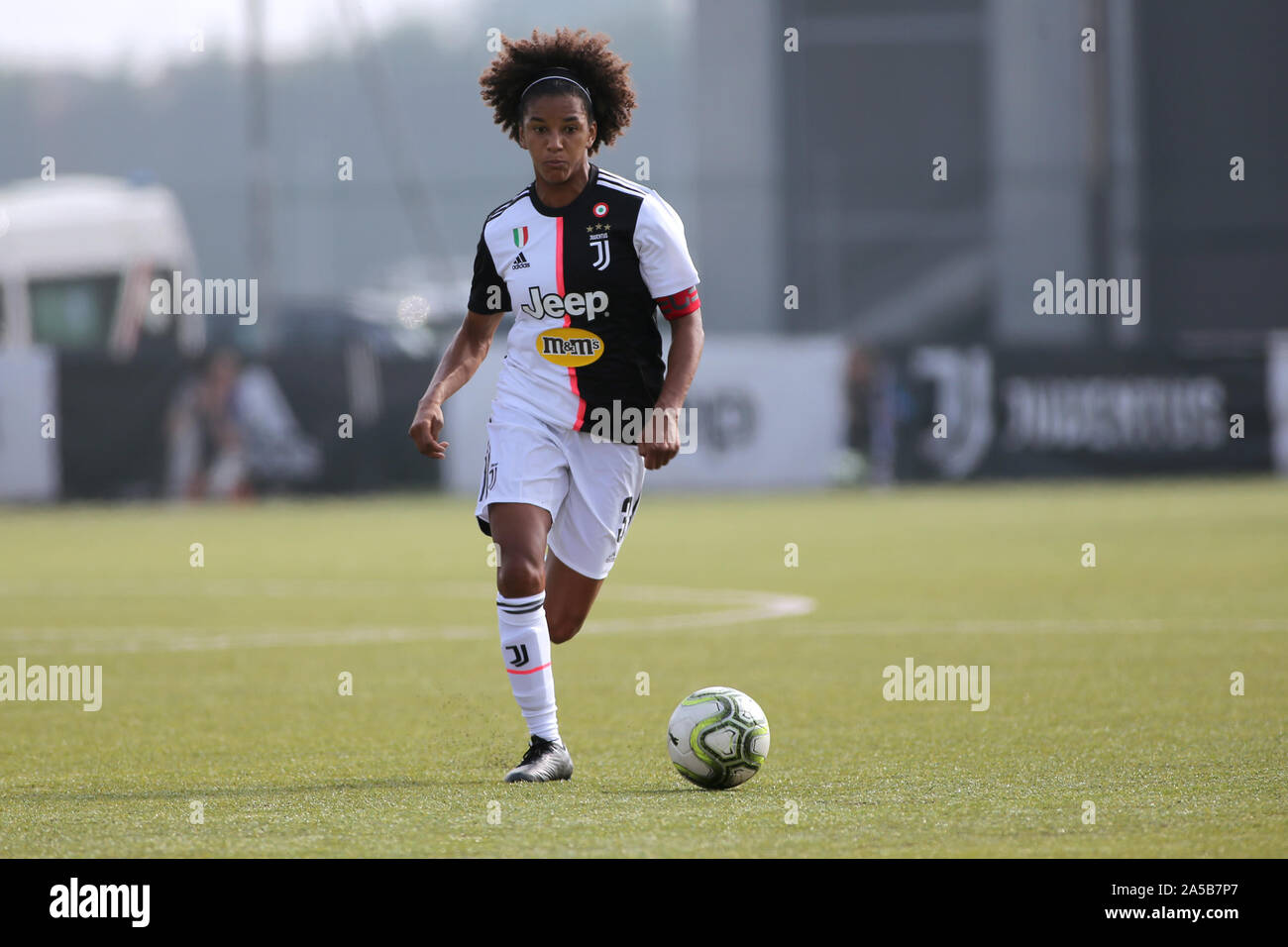 3 Sara Gama (Juventus Frauen) während Juventus Frauen vs Florentia S. Gimignano, Turin, Italien, 13. Okt. 2019, Fußball Italienische Fußball Serie A Frauen Meister Stockfoto