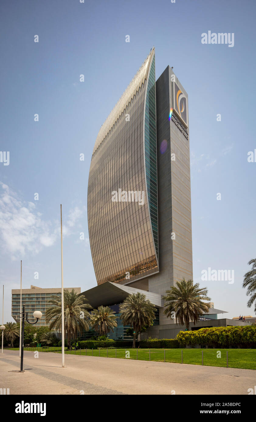 Die Nationalbank von Dubai (NBD) in Dubai, Vereinigte Arabische Emirate, von Carlos Ott und Amir Rahbar, 1998 entworfen Stockfoto
