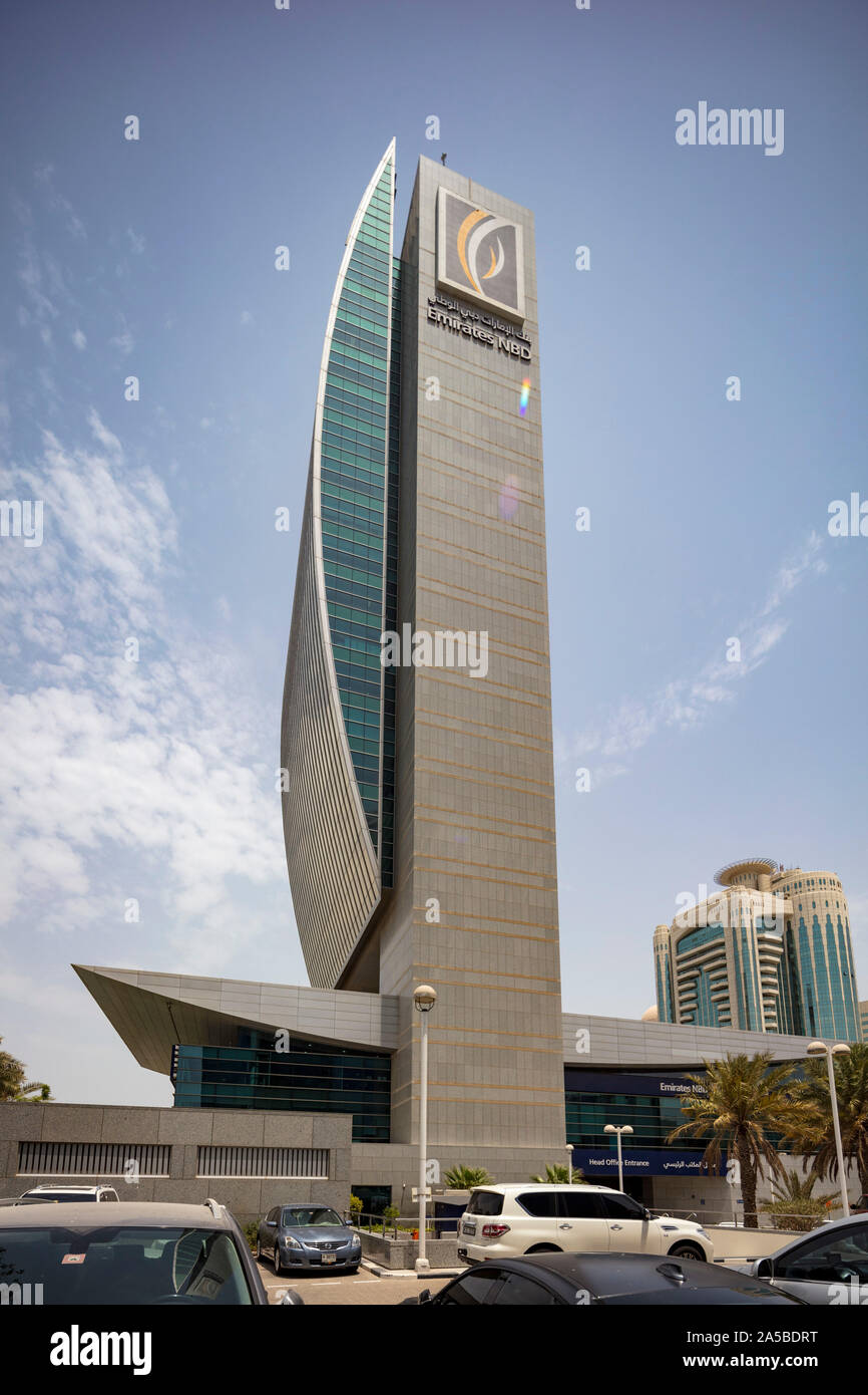 Die Nationalbank von Dubai (NBD) in Dubai, Vereinigte Arabische Emirate, von Carlos Ott und Amir Rahbar, 1998 entworfen Stockfoto