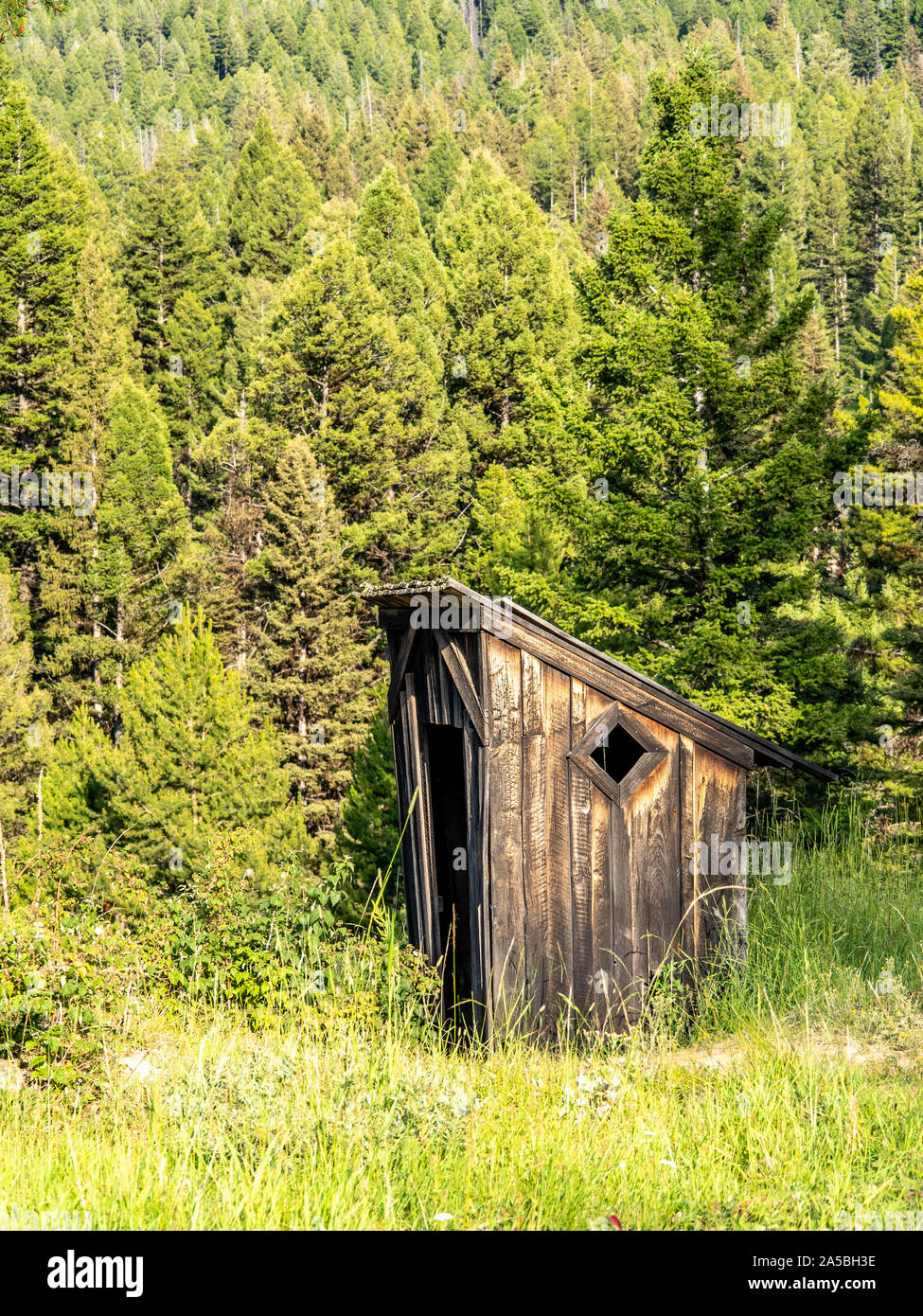 Abgebrochene log Gebäude in Western Ghost Town. Stockfoto
