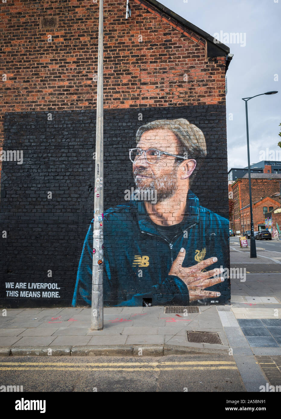 Liverpool, Merseyside, UK - 17. Oktober 2019: ein Wandbild von Liverpool Football Club Manager Jürgen Klopp an der Wand eines Gebäudes auf Liverpool, Mersey Stockfoto