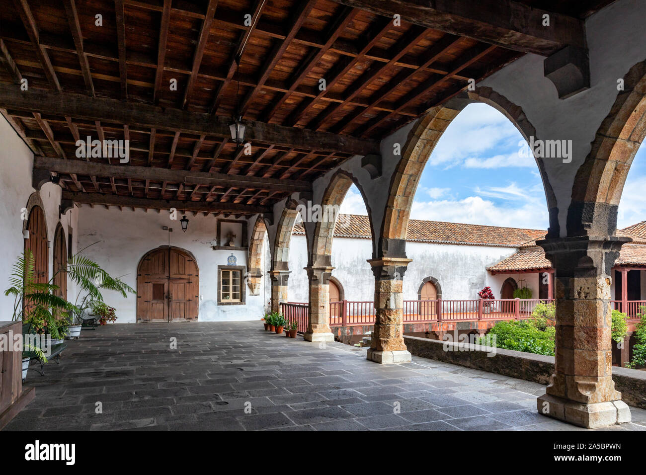 Klöster und Innenhof im Convento de Santa Clara (Kloster Santa Clara), Funchal, Madeira, Portugal Stockfoto