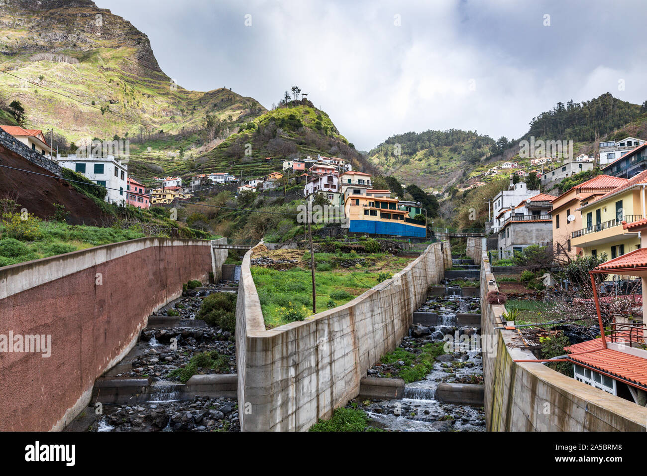 Wasser Abzweigung System, Ribeira Brava, Madeira Stockfoto