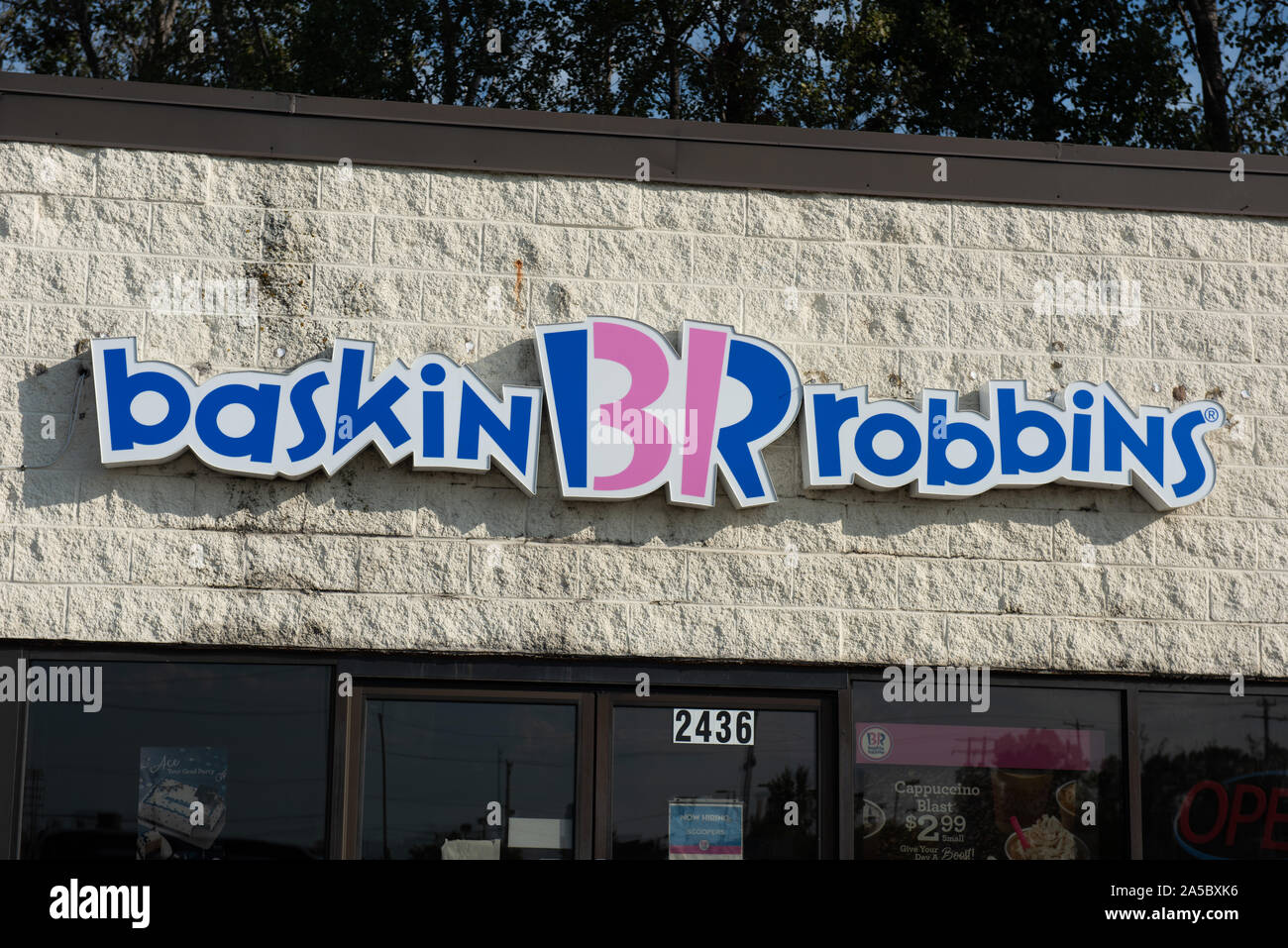 Appleton, WI - 24. September 2019: Eine Baskin Robbins store Front mit Zeichen, dass Eis serviert Stockfoto