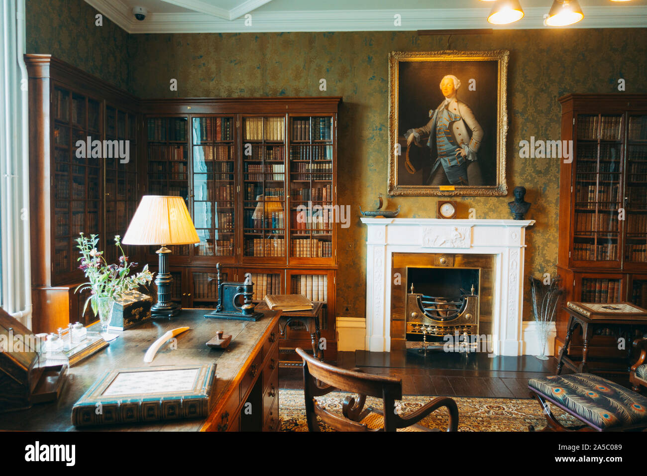 Ein Arbeitszimmer in der Dunvegan Castle auf der Isle of Skye, der im 13. Jahrhundert gebaut und heute noch gelebt Stockfoto