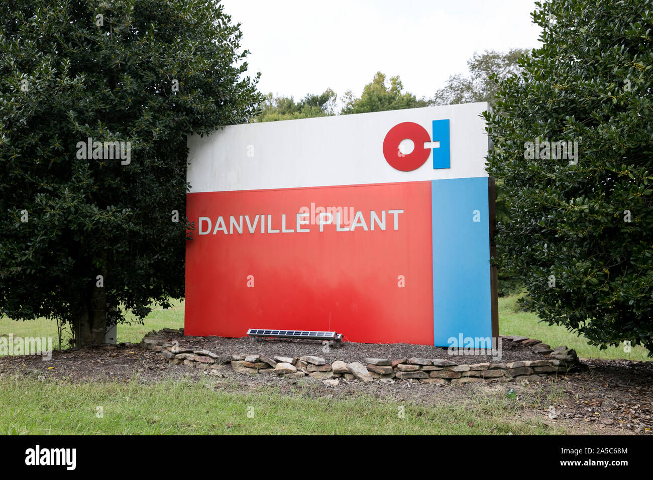 Ein logo Zeichen außerhalb einer Anlage von Owens-Illinois (O-I) von Danville, Virginia, besetzten am 15. September 2019. Stockfoto