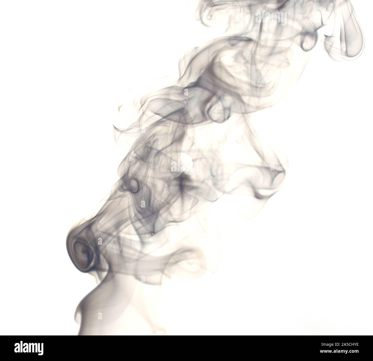 Foto von abstrakten Rauch Strudel auf weißen Hintergrund. Vertikale erschossen. Stockfoto