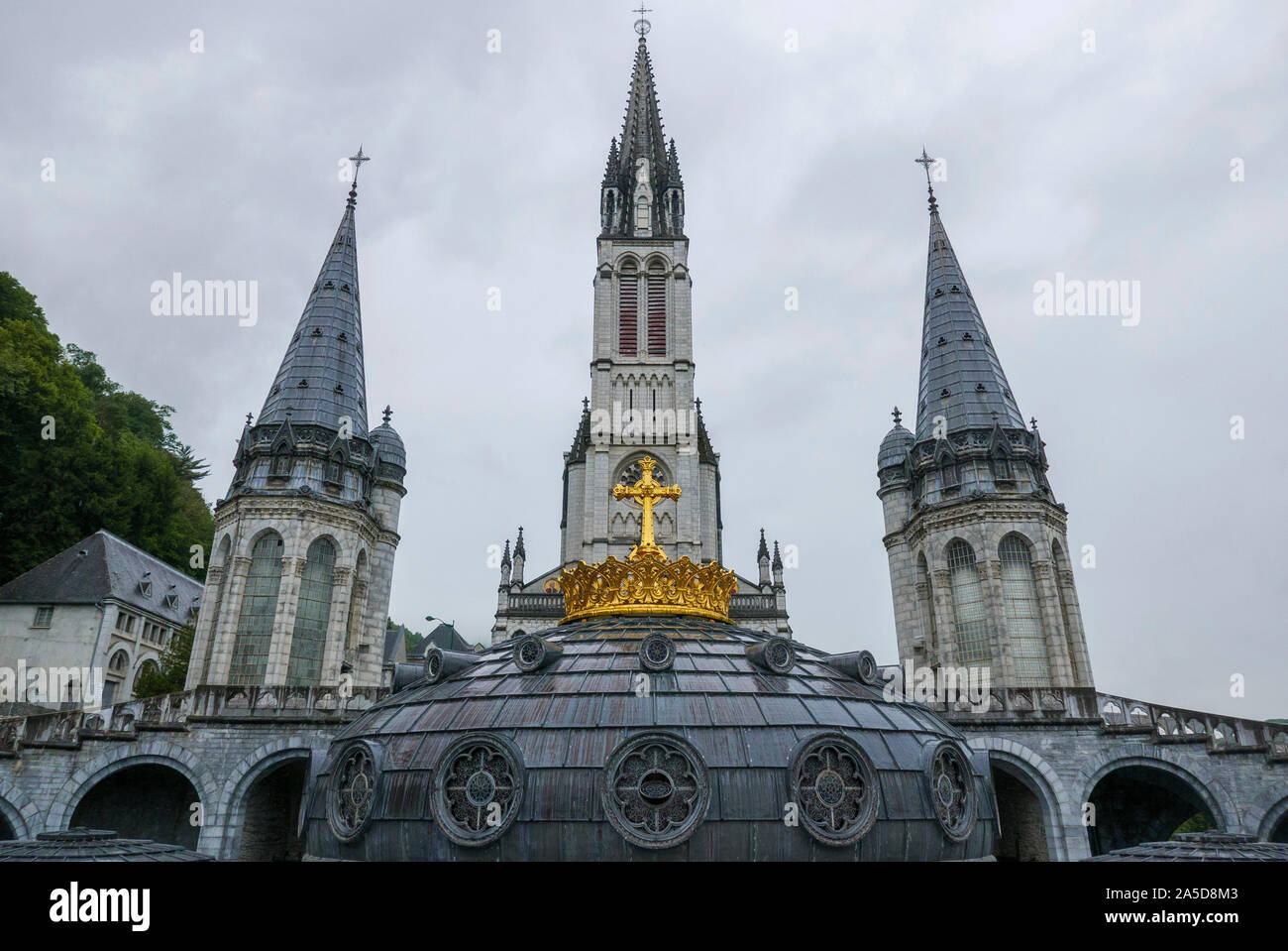 Die Rosenkilika in Lourdes, Frankreich Stockfoto