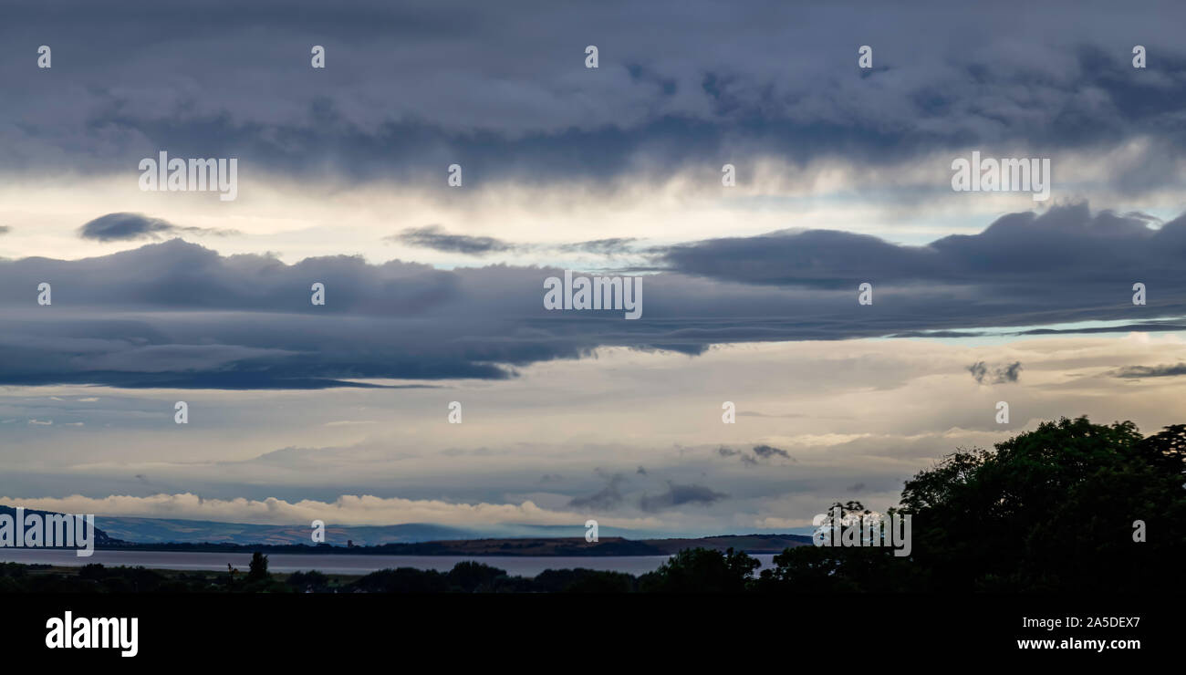 Panorama einer Wolkenbildung über Woodspring bay North Somerset Stockfoto