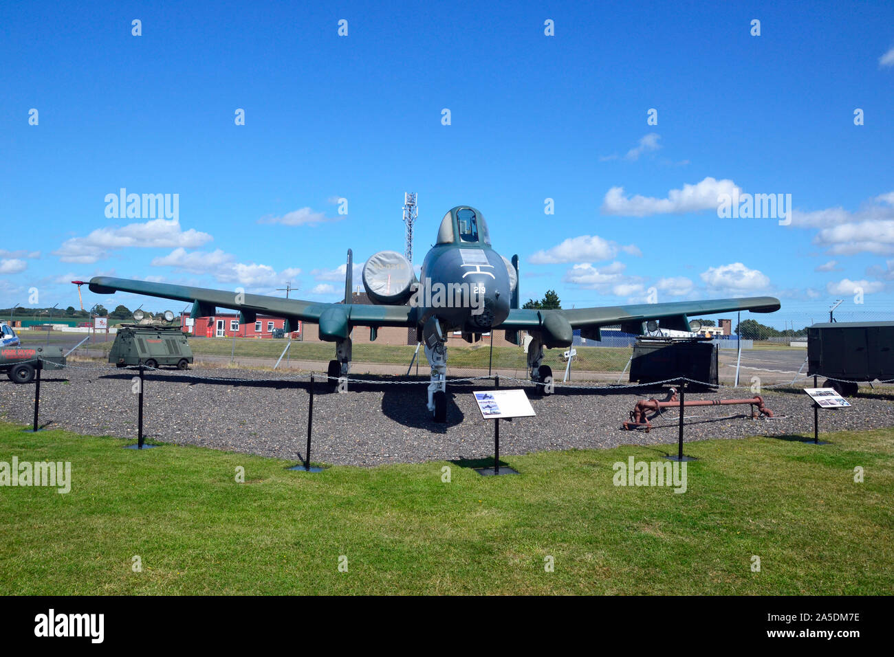 Fairchild Republic A10A Thunderbolt 2 außerhalb Bentwaters Museum zum Kalten Krieg, in der Nähe von Woodbridge, Suffolk, Großbritannien Stockfoto