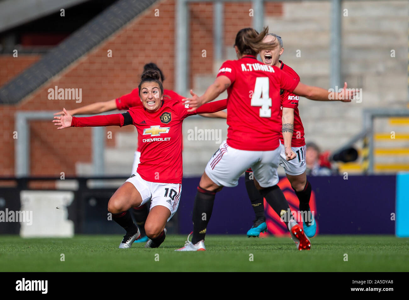 Leigh Sports Village, Lancashire, UK. Okt, 2019 20. Der FA Frauen Super League Cup, Manchester United Frauen versus Manchester City Frauen; Katie Zelem von Manchester United Frauen feiert ihr 10 Minuten Ziel Man Utd vor 1-0 - um die redaktionelle Verwendung Credit: Aktion plus Sport/Alamy leben Nachrichten Stockfoto