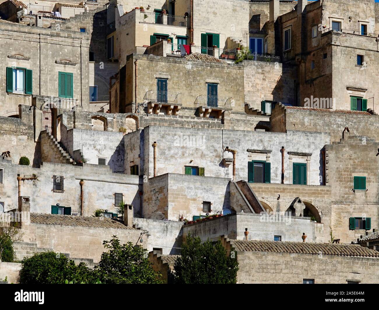 Historische Höhlenstadt Matera, Basilikata, in Süditalien an einem sonnigen Tag im Oktober. Stockfoto