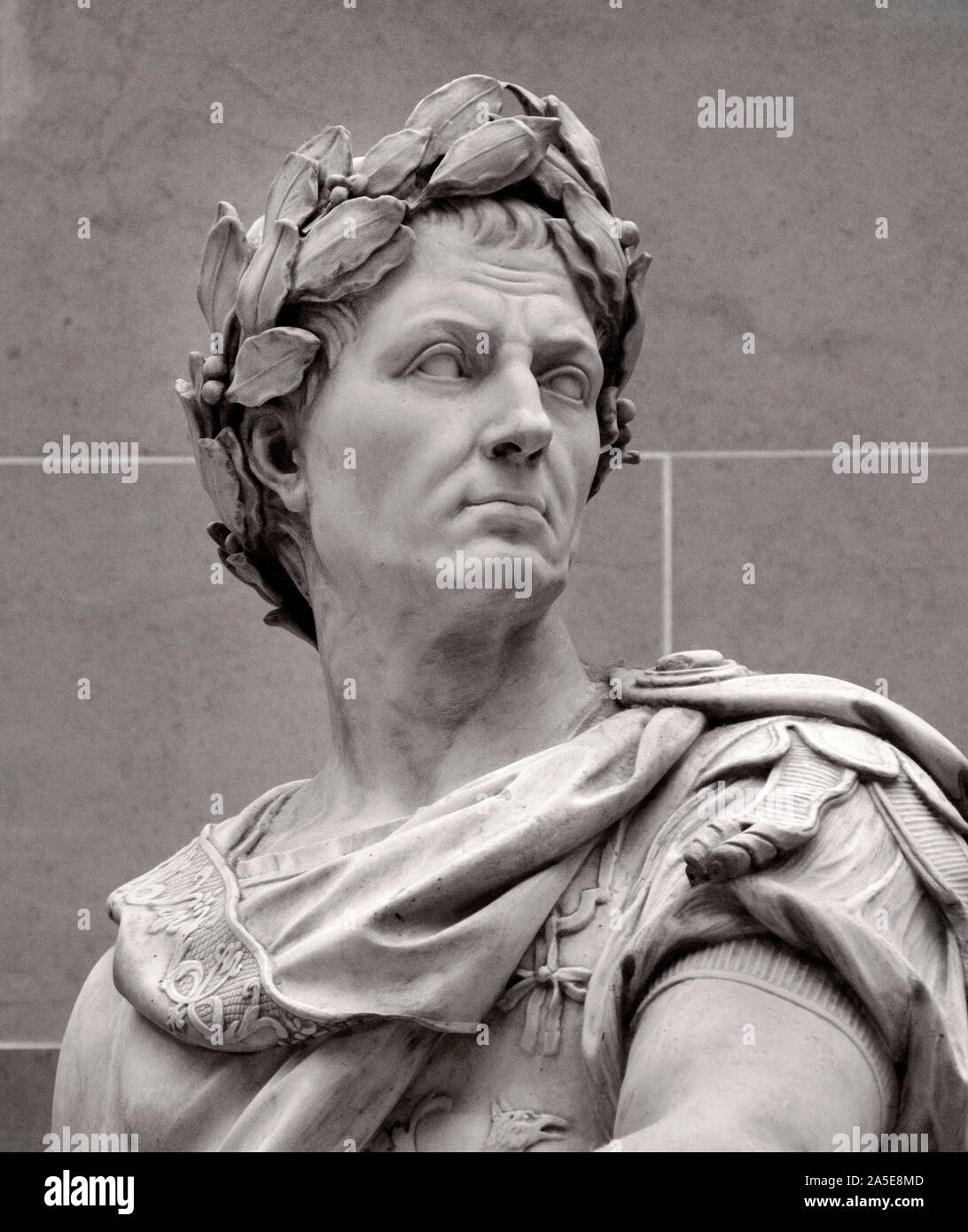 Gaius Julius Caesar 100 - 44 v. Chr. römische Kaiser allgemeine Staatsmann (Roman, Italien,) von Nicolas Coustou 1658 - 1733 Barock Frankreich, gespiegelt (Foto) Stockfoto