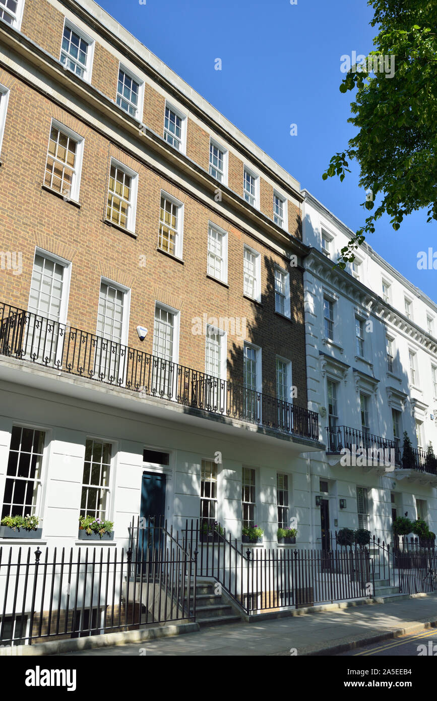 Reihenhaus Luxus Residenzen mit teilweise Stuck Fassade, Royal Avenue, Chelsea, London, Vereinigtes Königreich Stockfoto