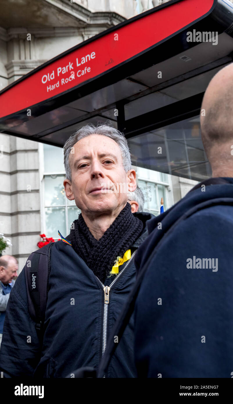 Westminster, London, 19. Oktober 2019. Peter Tatchell Völker Abstimmung März einen bestätigenden Referendum über die Entscheidung des Vereinigten Königreichs die EU zu verlassen zu verlangen. Stockfoto