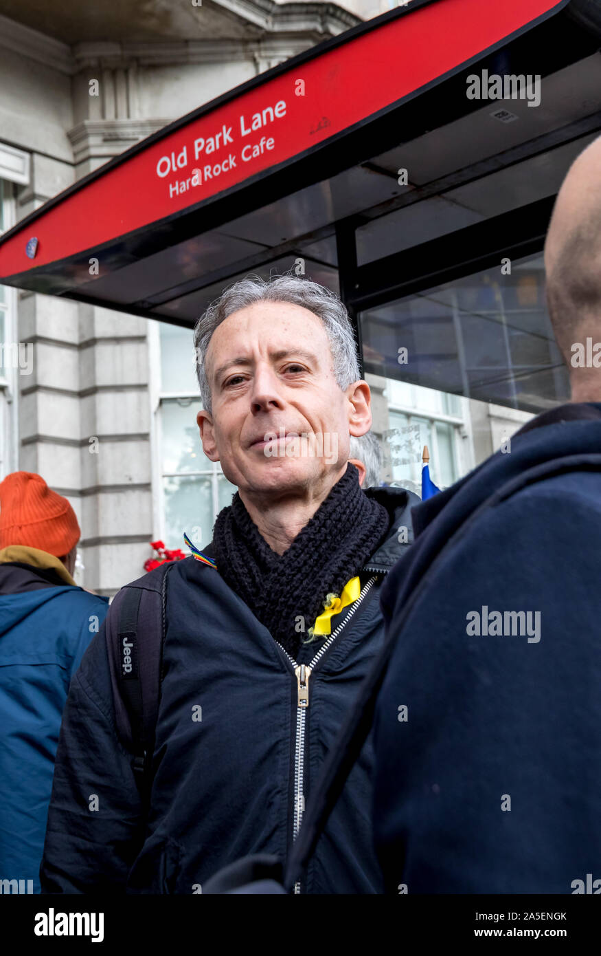 Westminster, London, 19. Oktober 2019. Peter Tatchell Völker Abstimmung März einen bestätigenden Referendum über die Entscheidung des Vereinigten Königreichs die EU zu verlassen zu verlangen. Stockfoto