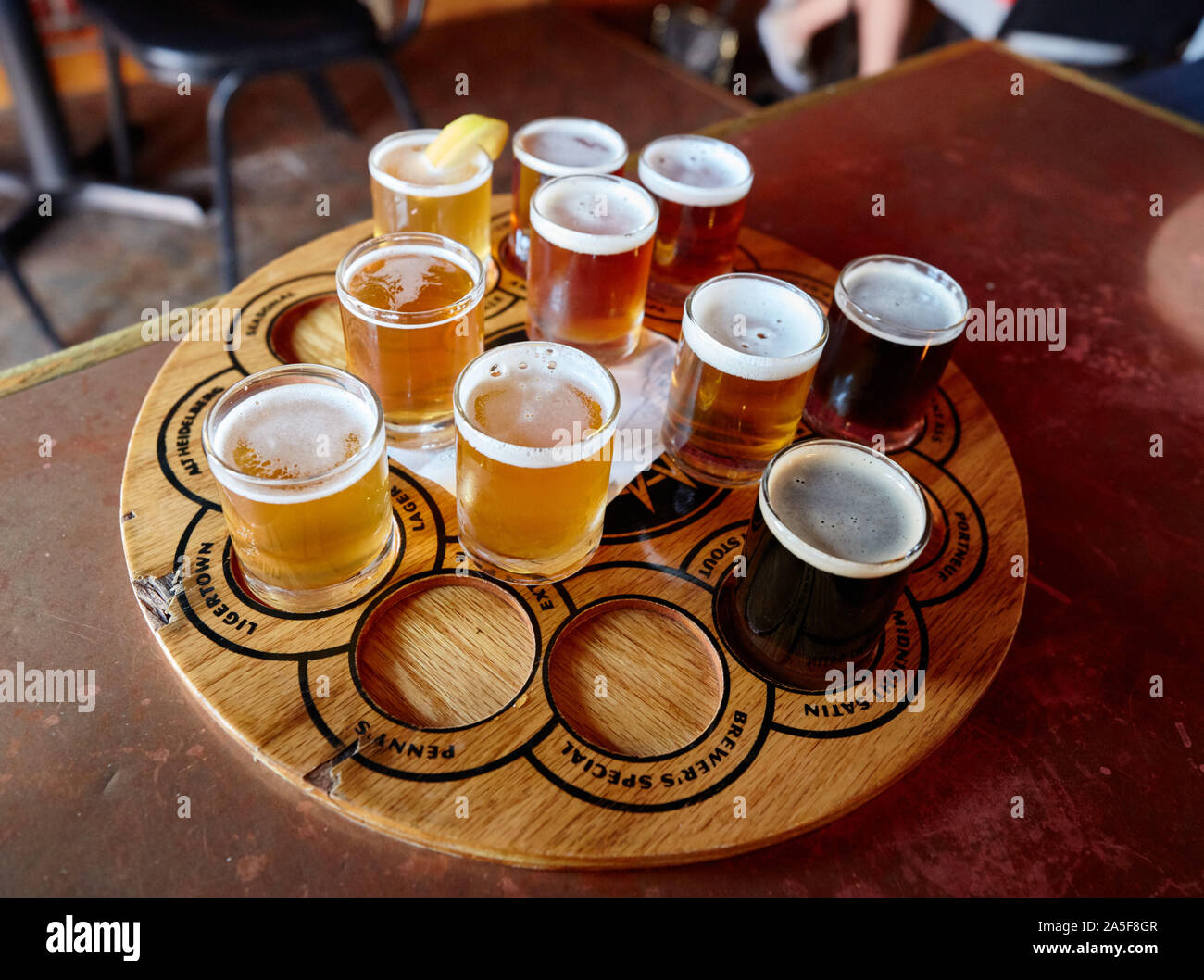 Flug von Bier Proben in Portneuf Tal Bierbrauen in Pocatello, Idaho Stockfoto