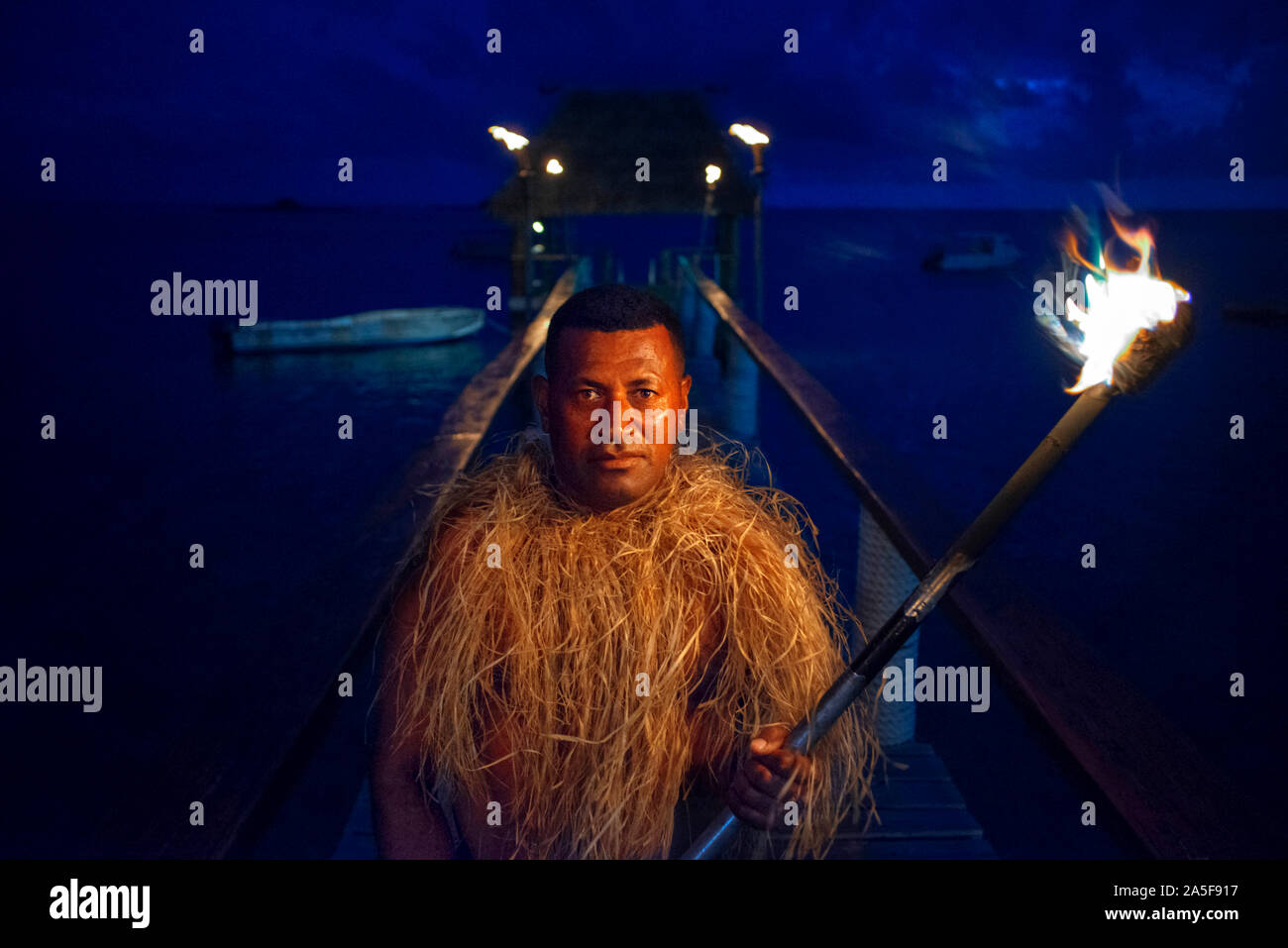 Traditionelle Fidschianische Krieger portrait in Malolo Island Resort und Likuliku Resort, Mamanucas Inselgruppe Fidschi Stockfoto