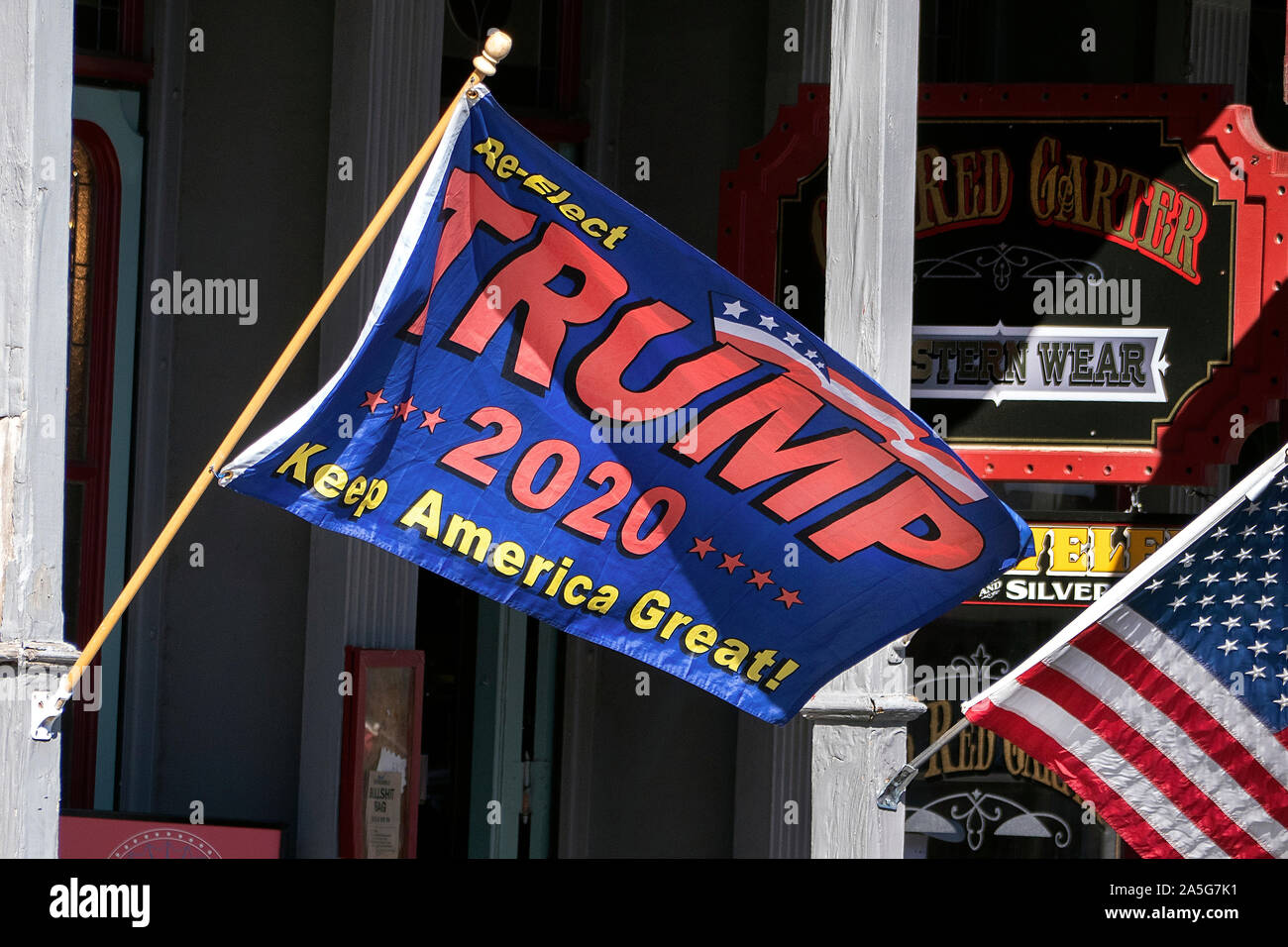 Präsident Trump Anhänger Fahne in der Stadt in Nevada, USA Stockfoto