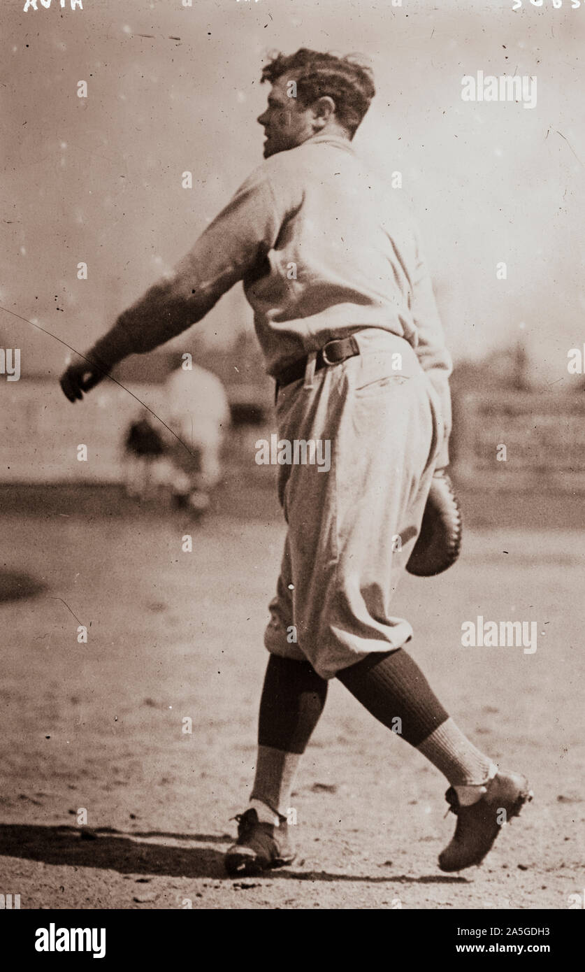 Babe Ruth erwärmt sich auf Baseball Feld 23.03.22. Stockfoto