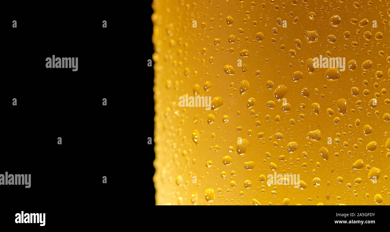 Tröpfchen auf frisch gezapften Bier detail Makro köstliche Unscharf Stockfoto
