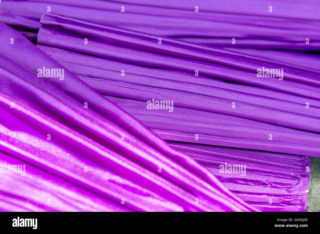 Nahaufnahme der Sonnenschirm Stoff lila Farbe - Ausgewählte konzentrieren Stockfoto
