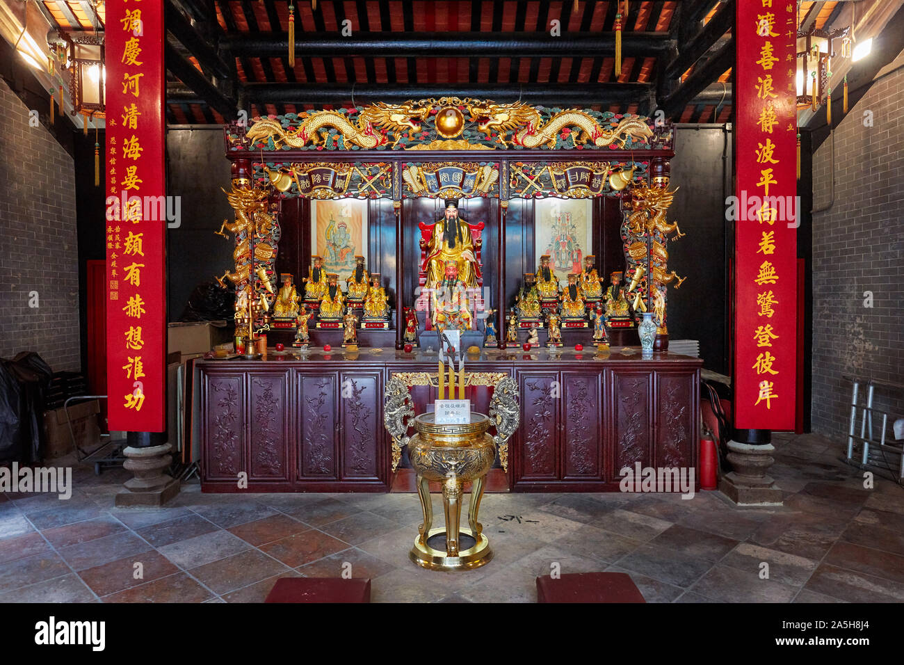 Altar in der Tin Hau Tempel Komplex. Yau Ma Tei, Kowloon, Hong Kong. Stockfoto