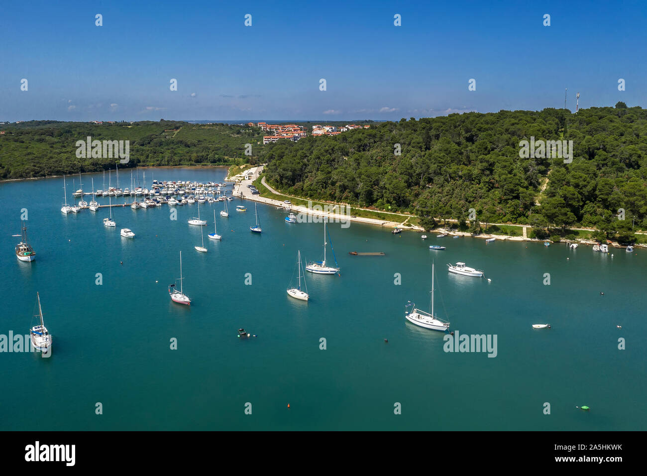 Eine Luftaufnahme von Vinkuranska Vala in Pula, Istrien, Kroatien Stockfoto