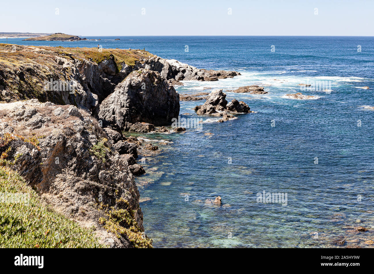 Fischer's Route auf der Alentejo, im Südwesten von Portugal, ist durch seine Felsformationen und kristallklaren Strände geprägt. Stockfoto