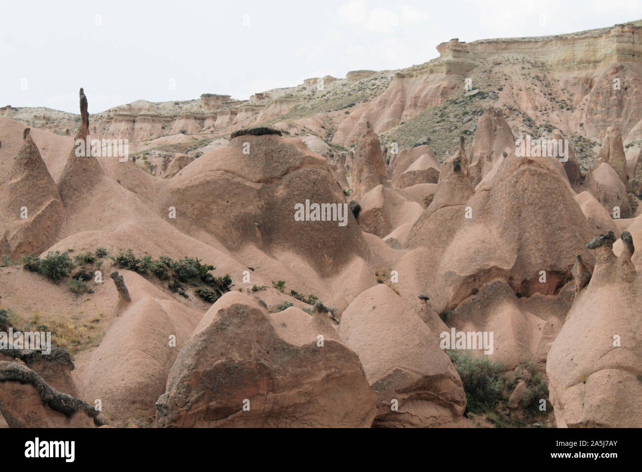 Ungewöhnliche einzigartige Formen der Rocky Mountains in Kappadokien, Türkei. Wunderschöne Landschaft Stockfoto