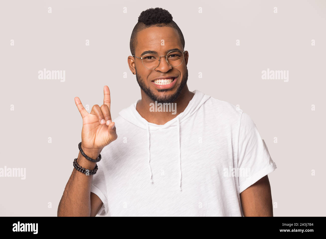 Lustiger rocker -Fotos und -Bildmaterial in hoher Auflösung – Alamy
