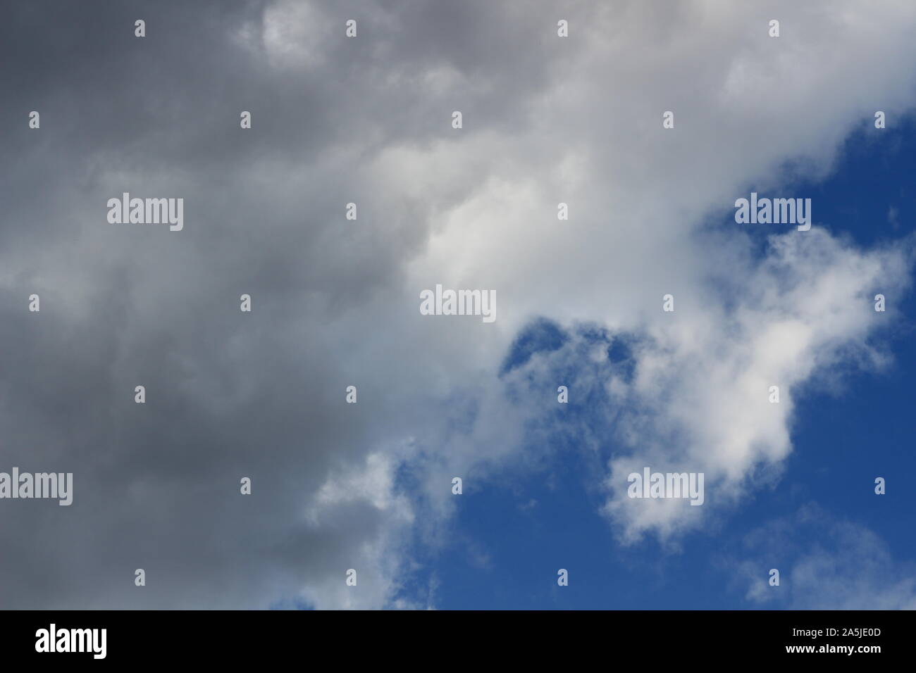 Blauer Himmel mit der cloud Stockfoto