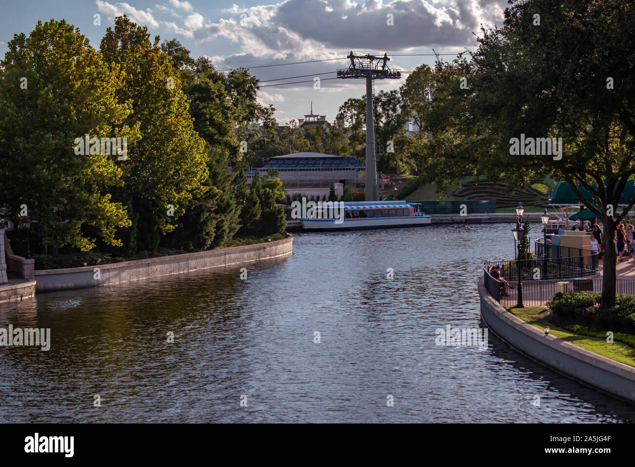 Orlando, Florida. Oktober 10, 2019. Taxiboat in Epcot Bereich in Epcot (33) Stockfoto
