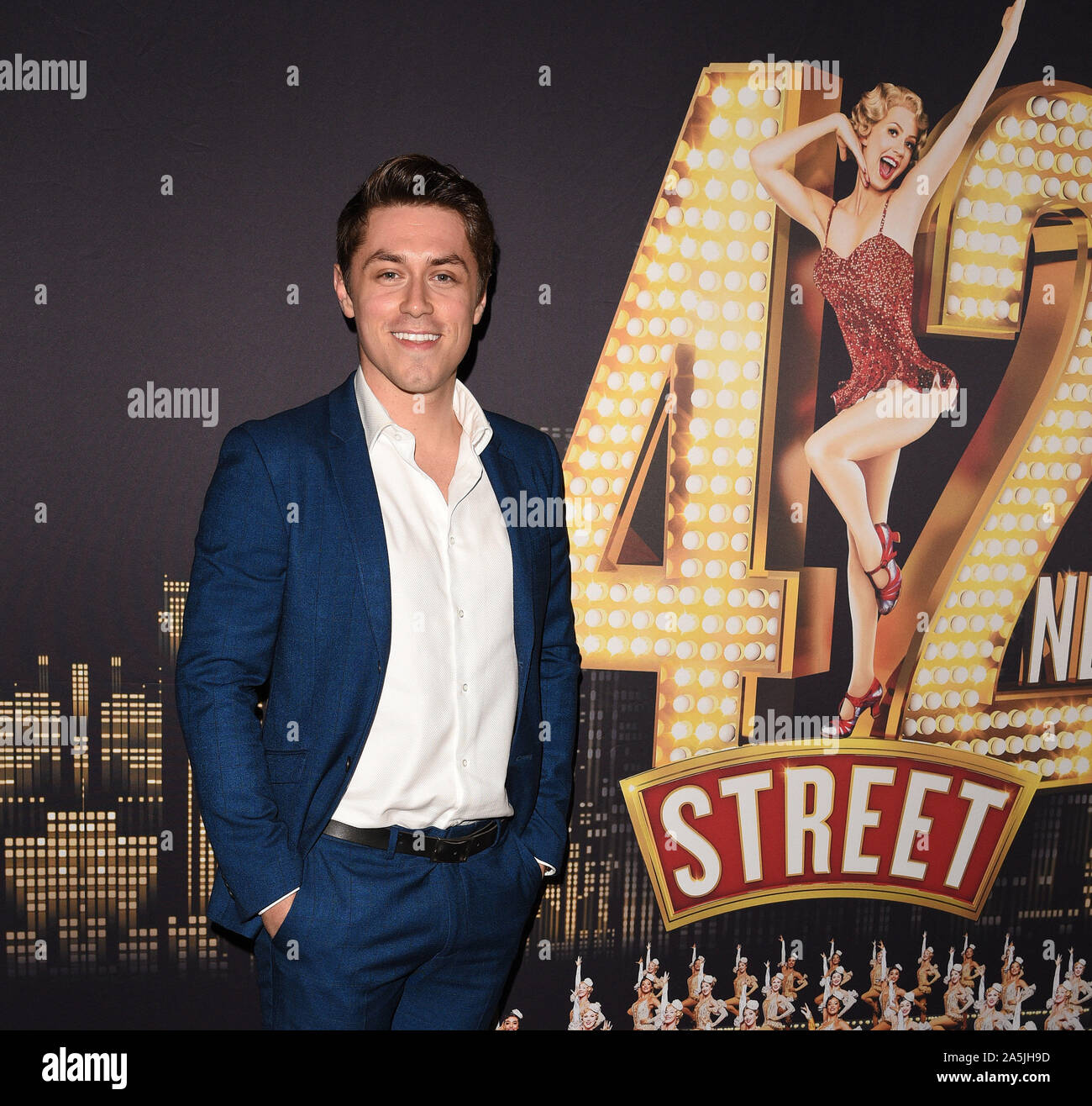 Philip Bertioli an der Besetzung und Crew Screening der 42nd Street am Vue West End, den Leicester Square in London. Stockfoto