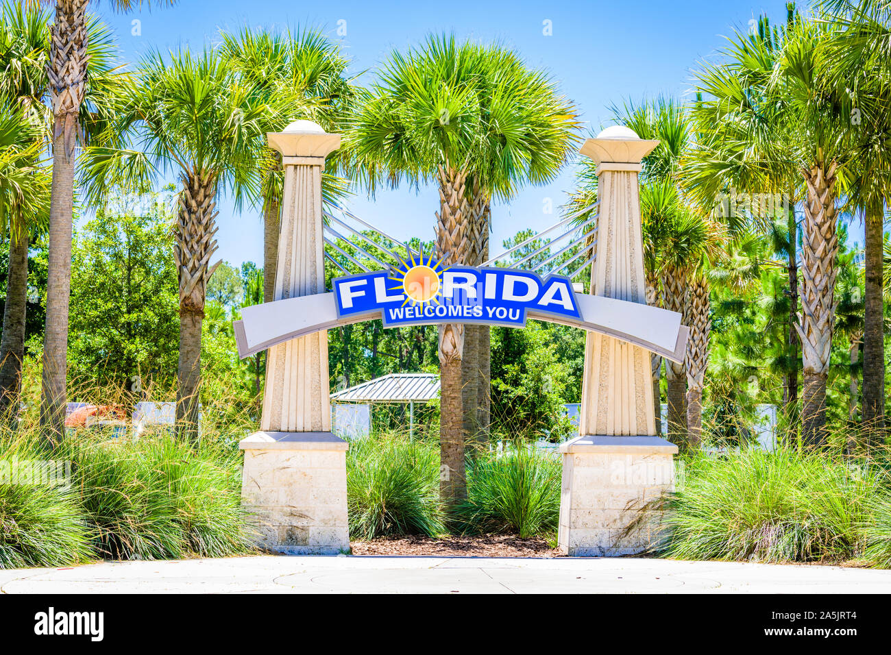JENNINGS, Florida - 19. MAI 2019: Rest Stop Schild "Florida begrüßt Sie'. Stockfoto