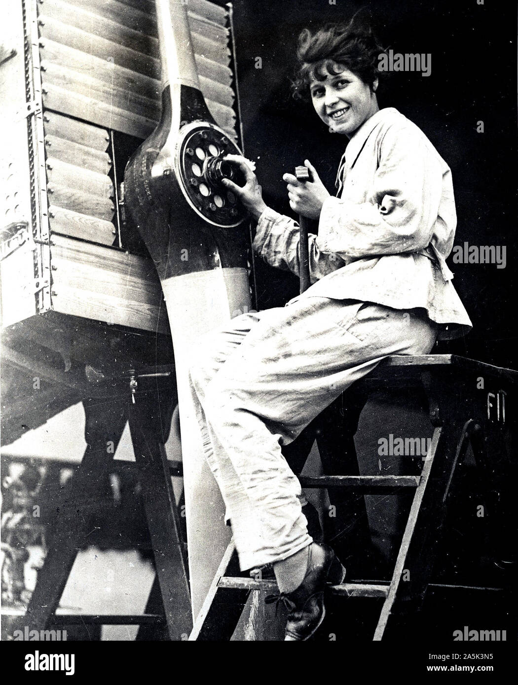 Alternative Titel: die Arbeit der Frauen Datum: 1914 Photo Credit: UBC Bibliothek Stockfoto