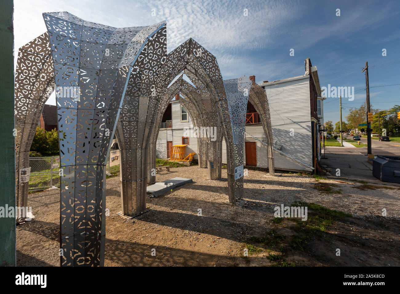 Detroit, Michigan - eine Marokkanische - Innenhof inspiriert, oder Riad, in Detroit. Der Innenhof ist als kommunale Sammlung Platz in einem größeren Co bestimmt Stockfoto