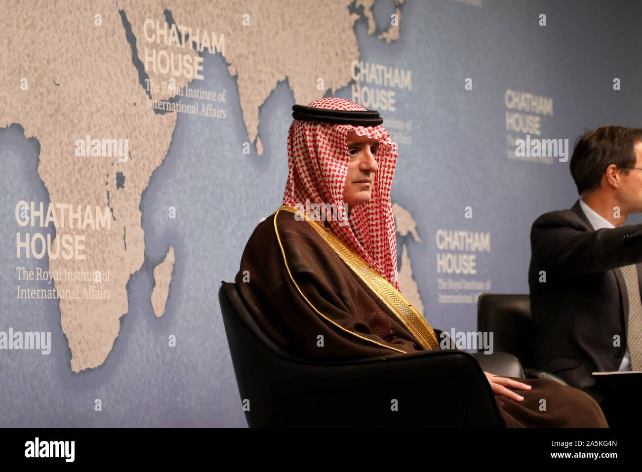 London/Großbritannien - 14. Oktober 2019: Adel al-Jubeir, Saudi Arabien der Staatsminister für auswärtige Angelegenheiten, sprechen im Chatham House auf Saudische Außenpolitik Stockfoto
