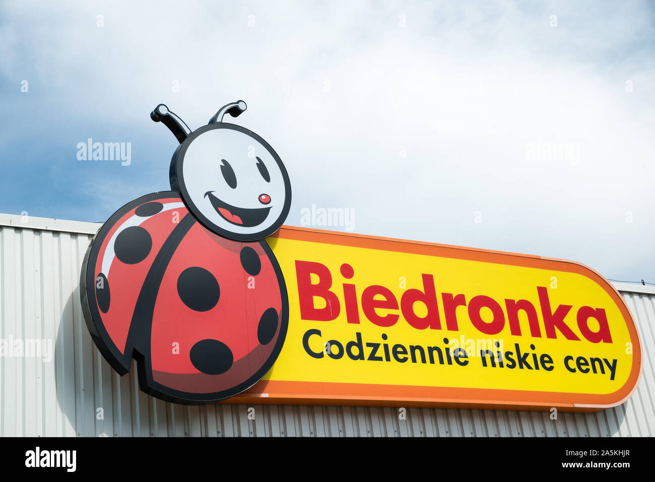 Biedronka (in Englisch Marienkäfer) im Besitz der portugiesischen Firma Jeronimo Martins ist die größte Supermarktkette in Polen Stockfoto