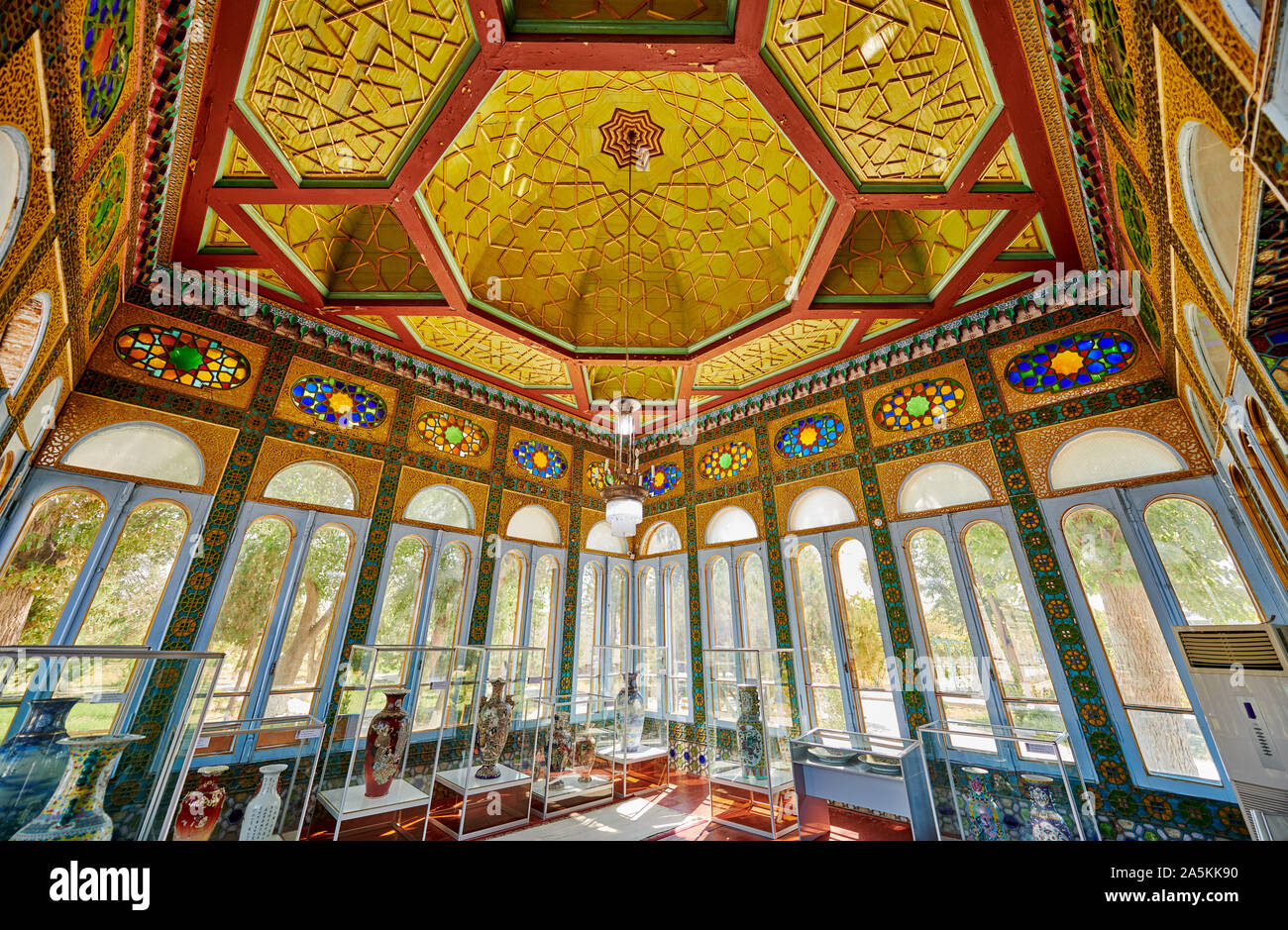 Prunkvolle Dekoration innerhalb Sitorai Mohi Xosa, Sommerresidenz des letzten Emirs von Buchara, Usbekistan, in Zentralasien | prächtig Dekoration Stockfoto
