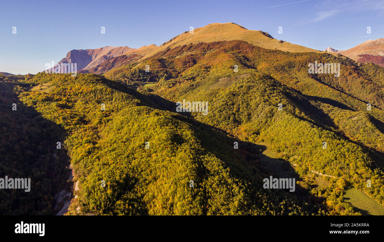 Luftaufnahme der Sibillinischen Berge im Herbst Stockfoto