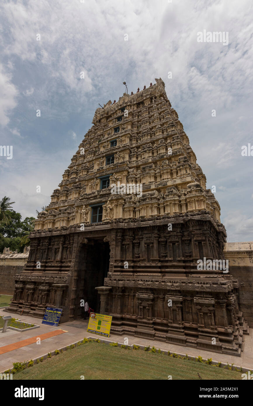 Hindu Tempel Eingang in Vellore fort In Vellore Tamil Nadu, an einem sonnigen Tag, Indien, September 2019 Stockfoto