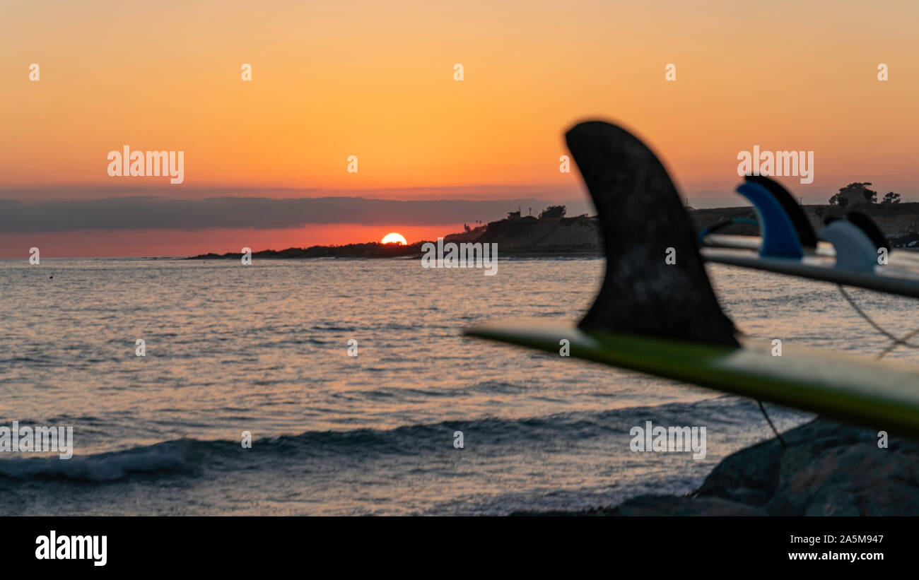 Classic Southern California surf Szene in San Onofre Strand mit Sonnenuntergang und Surfbretter Stockfoto