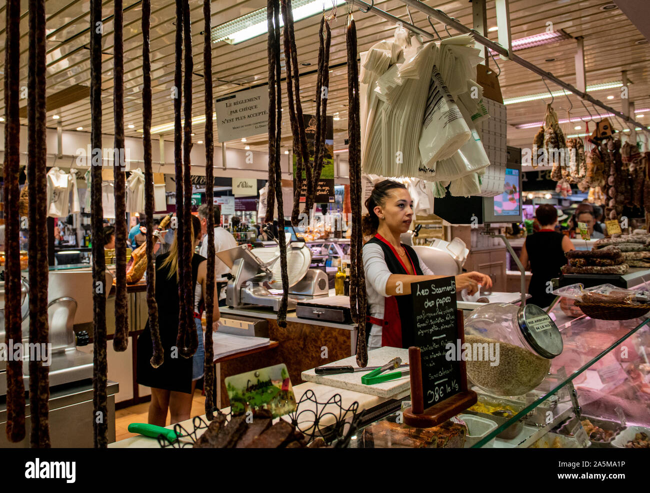Anbieter in Les Halles Food Market, Avignon, Provence, Frankreich Stockfoto