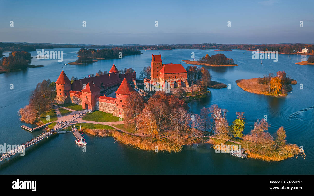 Schöne drone Landschaft Bild von Trakai Burg Stockfoto