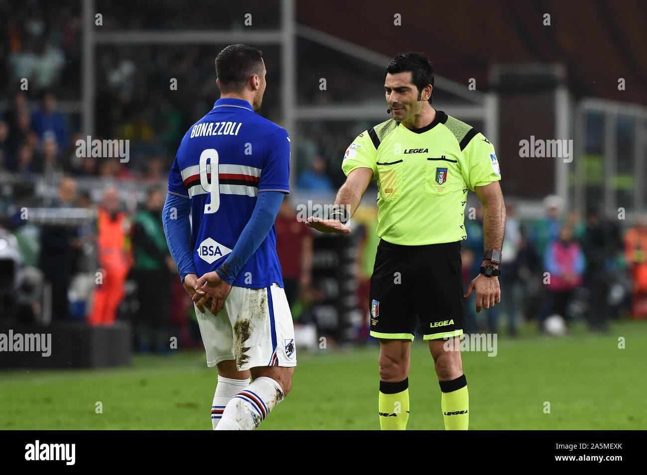 Federico Bonazzoli (sampdoria), richiamato dall'arbitro Maresca Napoli bei Sampdoria vs AS Rom, Genua, Italien, 20 Okt 2019, Fußball Italienische Socc Stockfoto