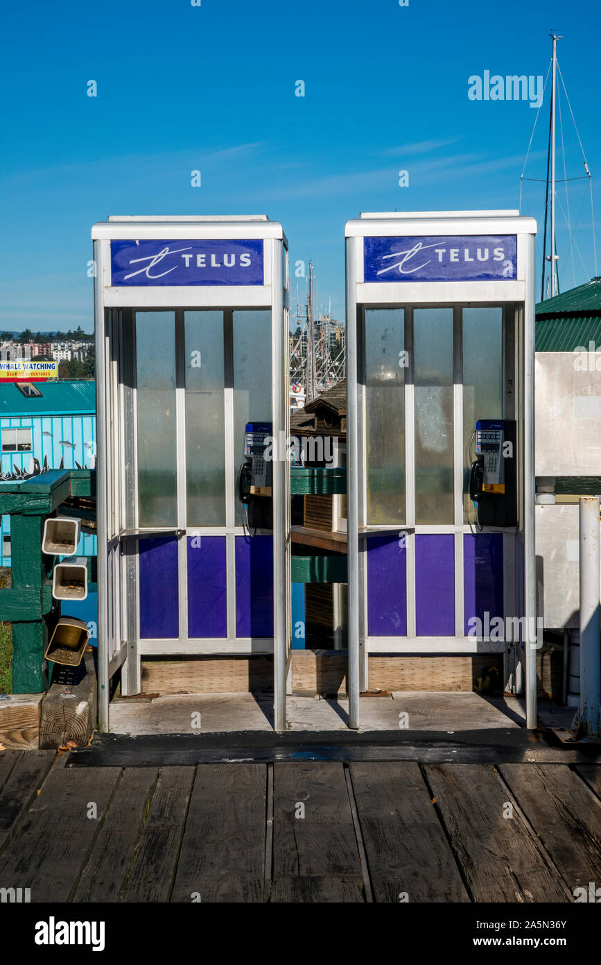 Victoria, British Columbia, Kanada. Ein paar öffentliche Telefonzellen. Stockfoto