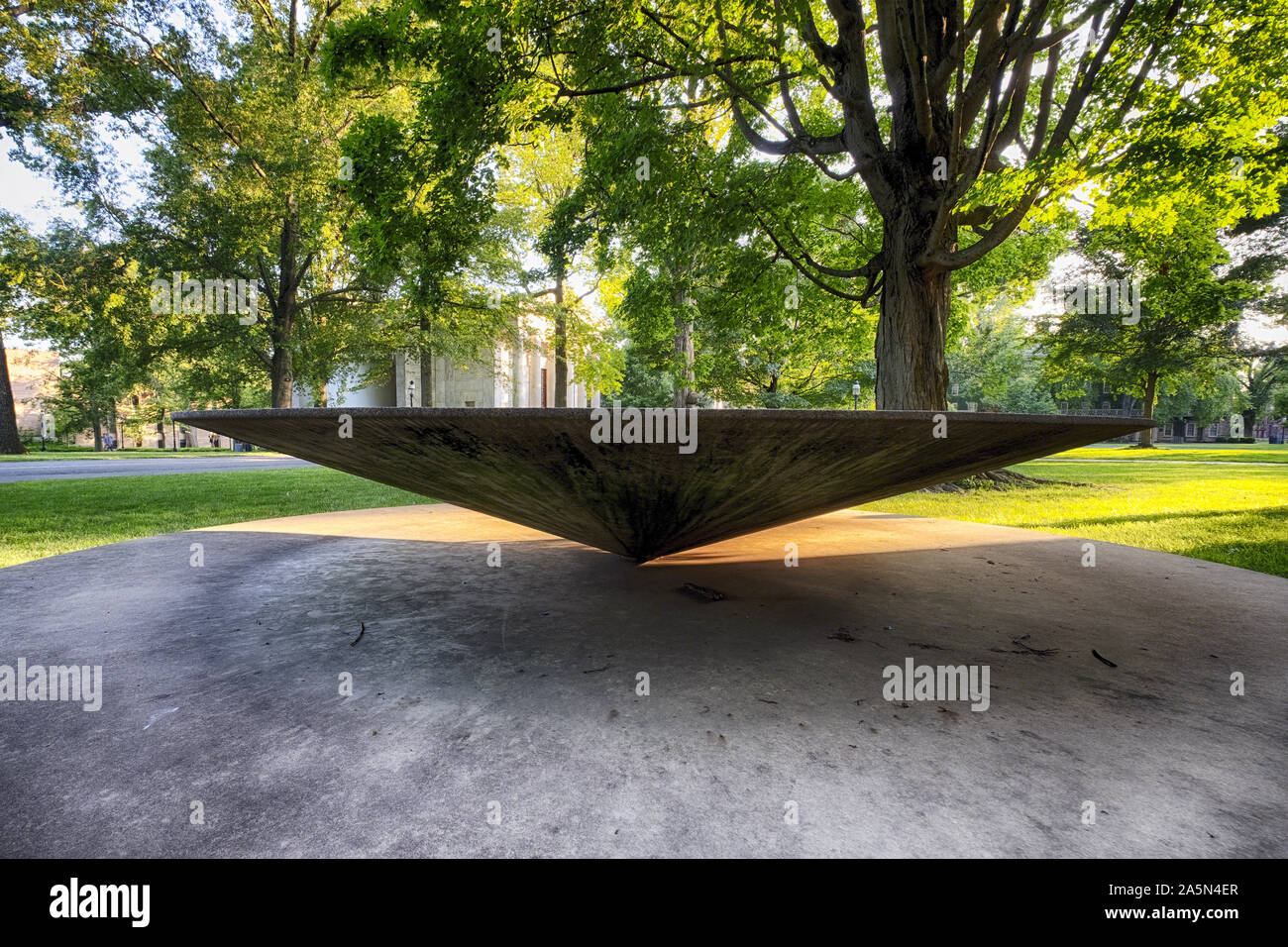 Die öffentlichen Tisch Skulptur in der Princeton University, New Jersey. Stockfoto