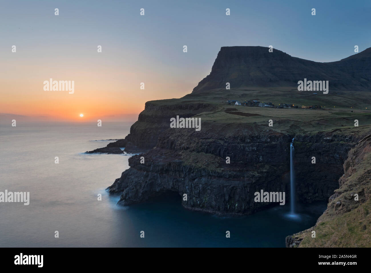 Múlafossur Wasserfall, Färöer Inseln Stockfoto